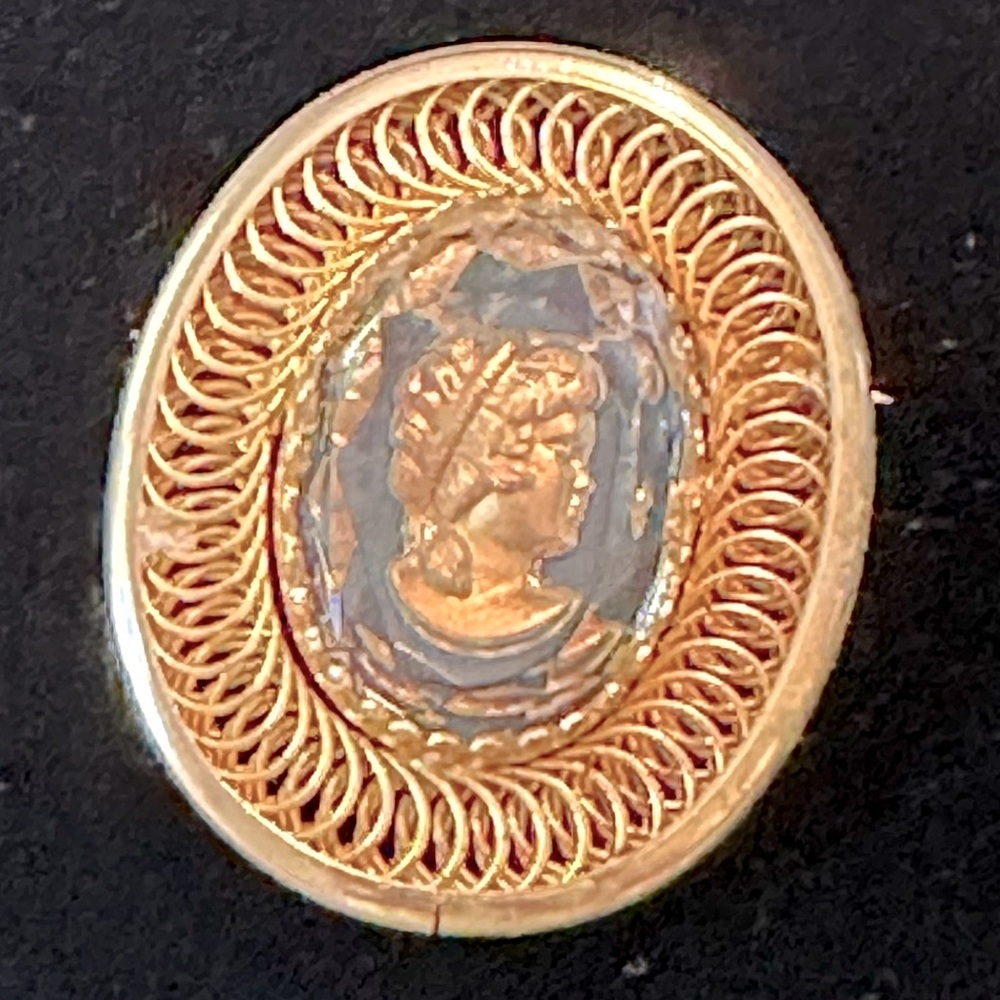 Vintage MCM Reverse Carved Cameo Brooch Gold Spiral Wiring Mid Century Modern
